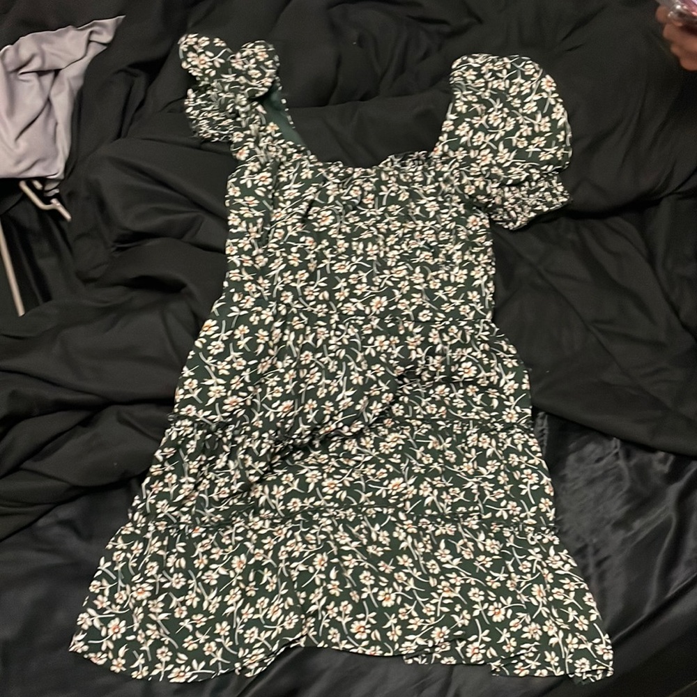 Dark green short dress with a square neck size medium. no stains or tears